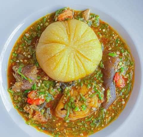 PILAKALI AVEC SAUCE GOMBO